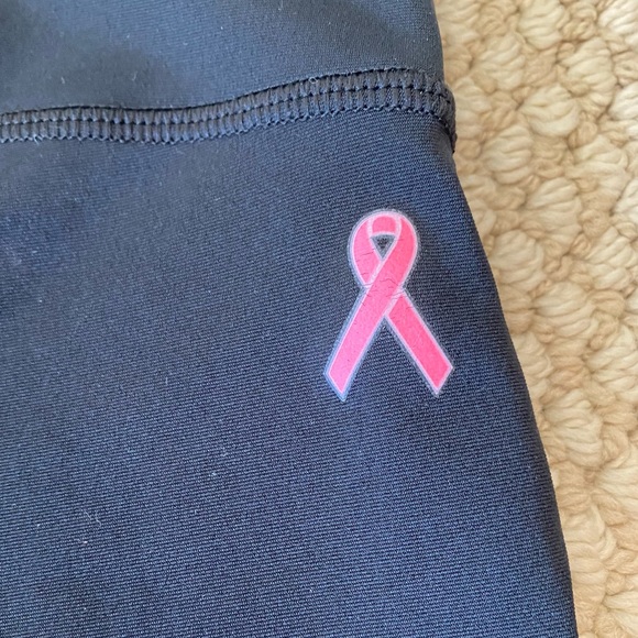 Under Armour Breast Cancer Awareness Leggings - Picture 5 of 6